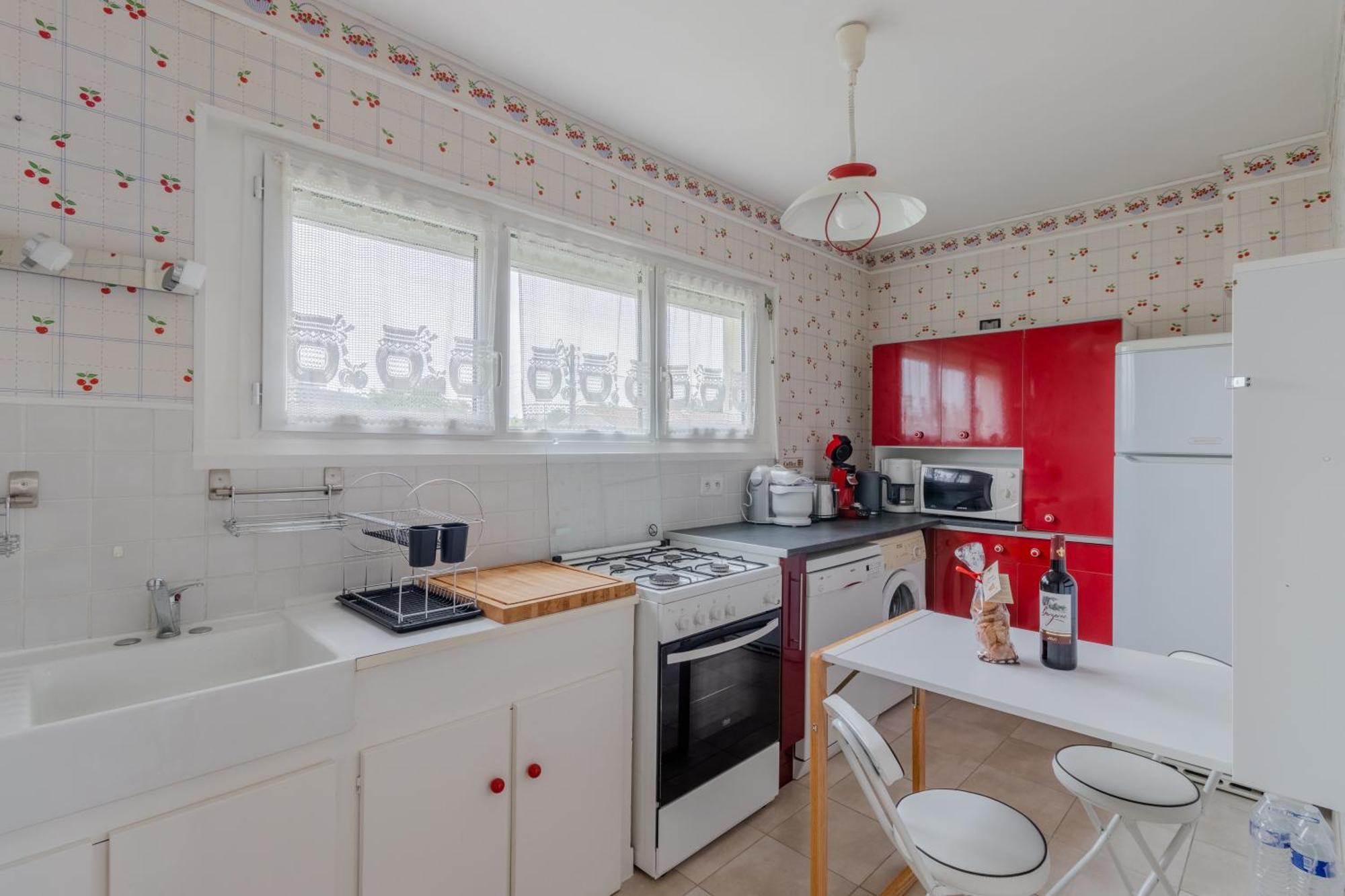 Appartement Lumineux, Bien Situe Et Tres Calme + Parking Prive à Le Bugue Extérieur photo